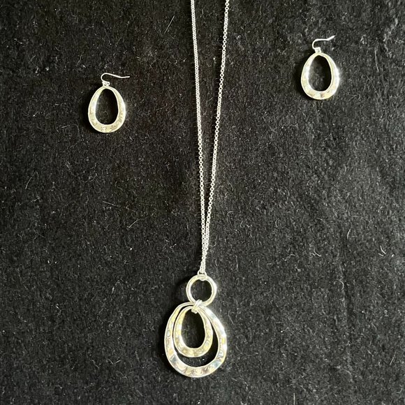 Liz Claiborne Jewelry - Vintage Liz Claiborne Art Deco Silvertone Necklace & Earring Set